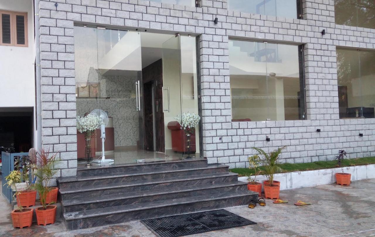 Hotel Meyyappaa Kāraikkudi Exterior foto